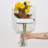 Seasonal bouquet / MUSTARD