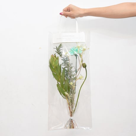 Seasonal bouquet / GREEN& BLUE