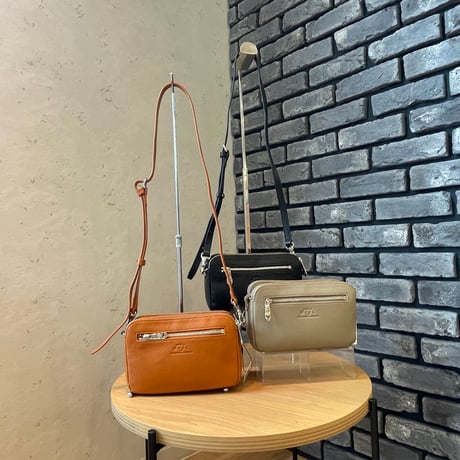 akkit〈アキット〉マルチポケットミニショルダーバッグ 7M3-1159