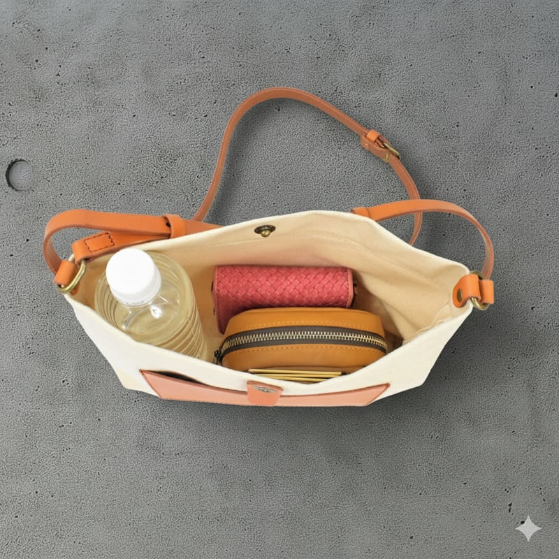 さこ PVCレザーのスクエアサコッシュ（グレー） | canpale（カンパレ）