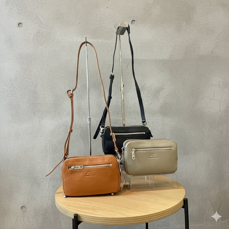 akkit〈アキット〉マルチポケットミニショルダーバッグ 7M3-1159
