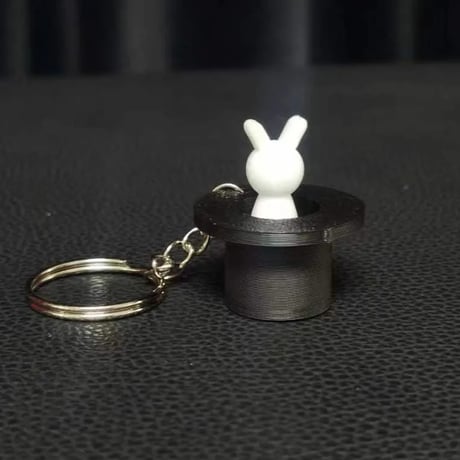 キーホルダー（ラビットinハット）