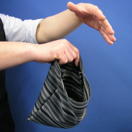 記念コイン バックインブラック & ファーストストライク 春SALE！【合皮／ミドルサイズ】ボストンバッグ