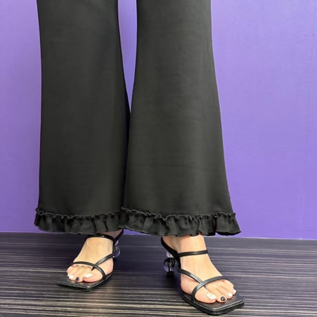 タータンチェック　裾フリルコットンフレアパンツ:ネイビー タータンチェック 裾フリルコットンフレアパンツ:ネイビー パンツ