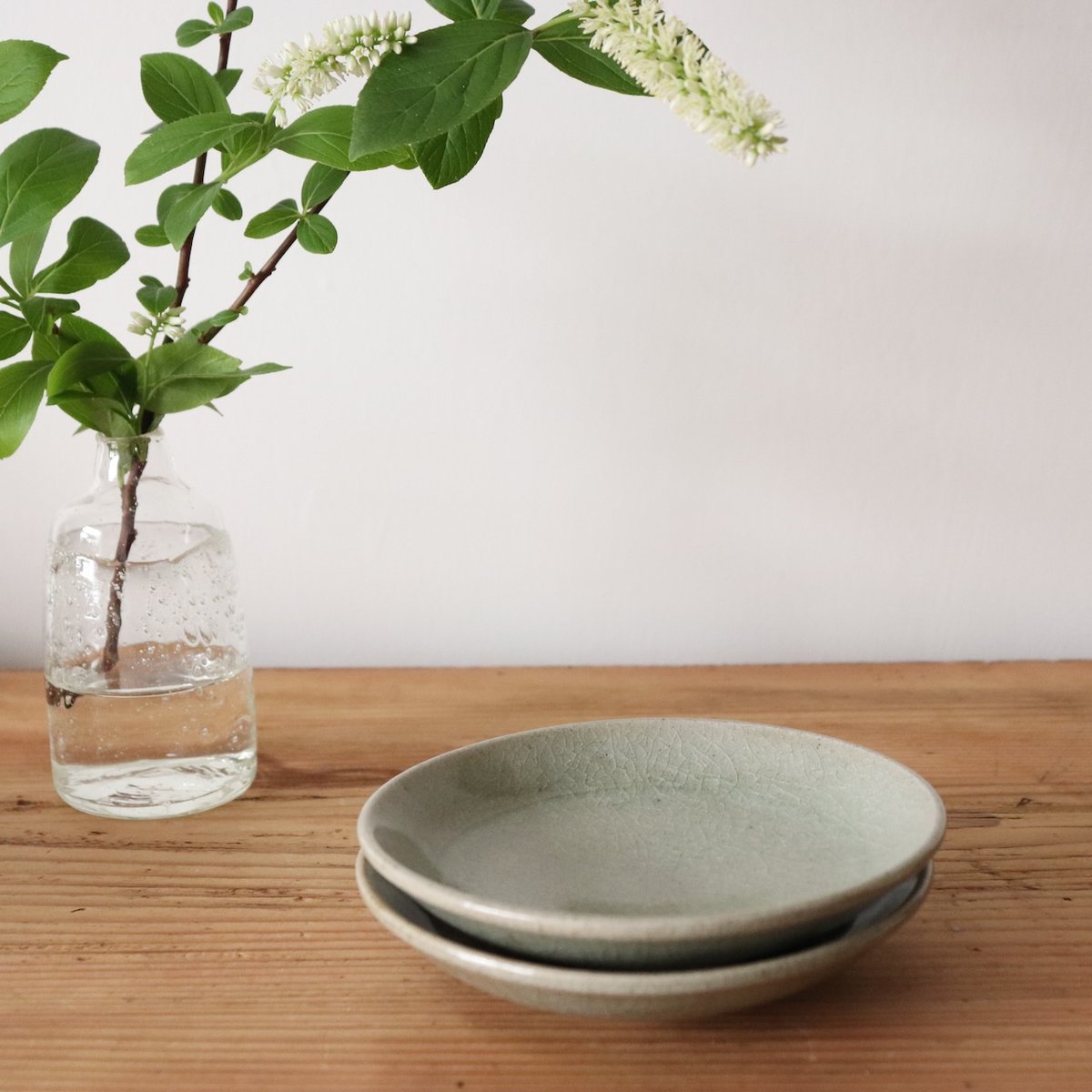 田谷直子 四寸皿リム 灰釉 | なずな onlinestore