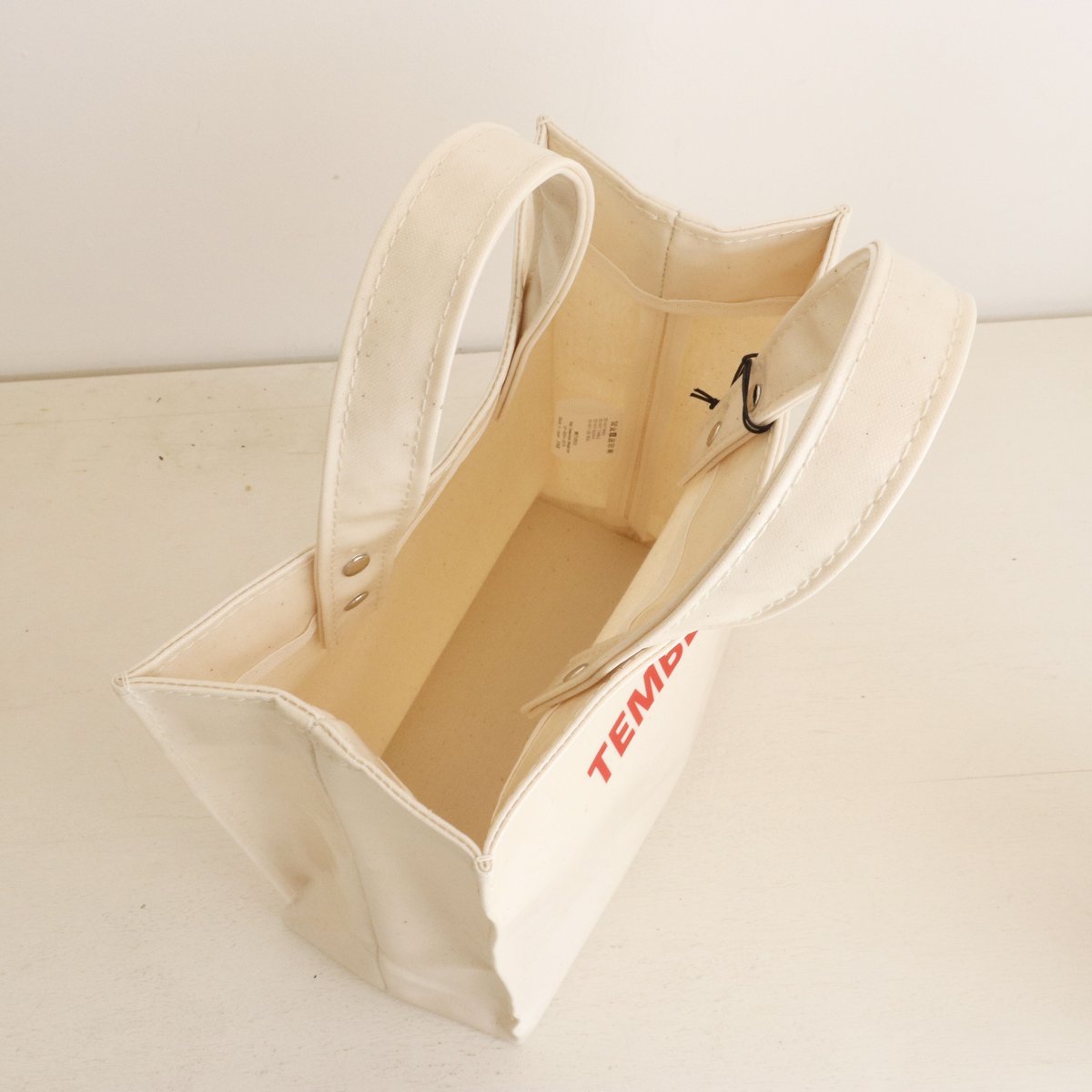 TEMBEA PVC PAPER TOTE MEDIUM LOGO – unexpected store