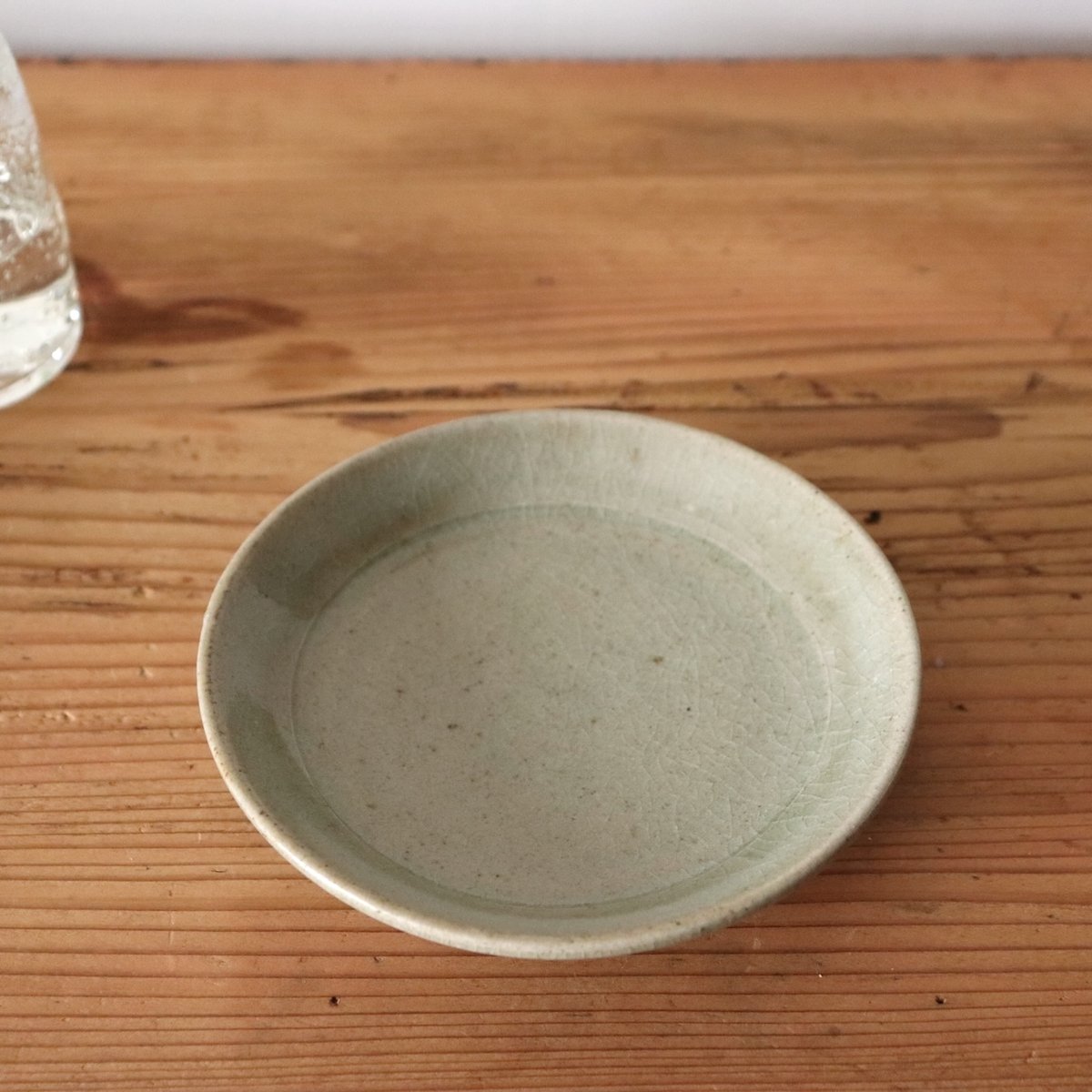 田谷直子 四寸皿リム 灰釉 | なずな onlinestore