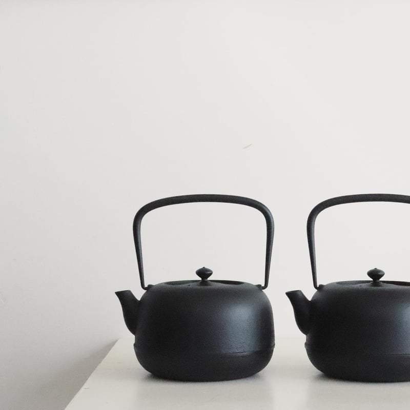 東屋 / 水沢姥口鉄瓶 (大) ※鍋敷付き