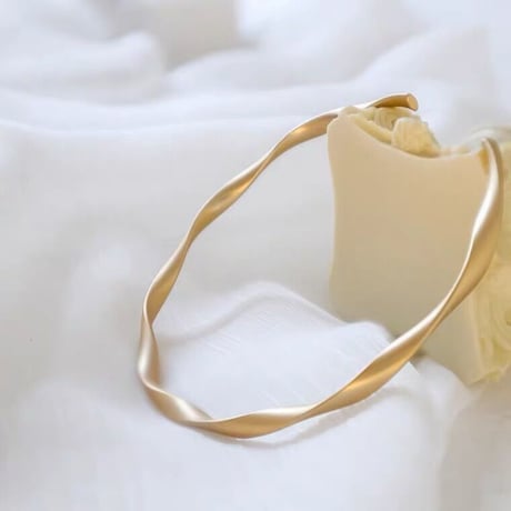 twist bangle【R0179】
