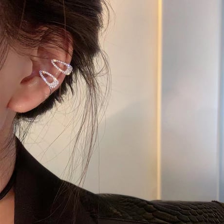 Sparkly clip ear cuff【R0541】