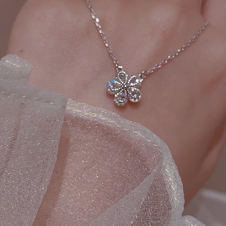 clear flower necklace【R0311】