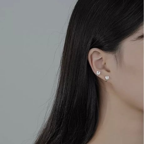 Clover earcuff【R0358】