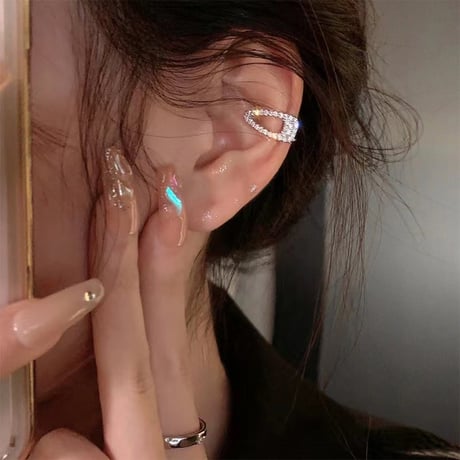 Sparkly clip ear cuff【R0541】