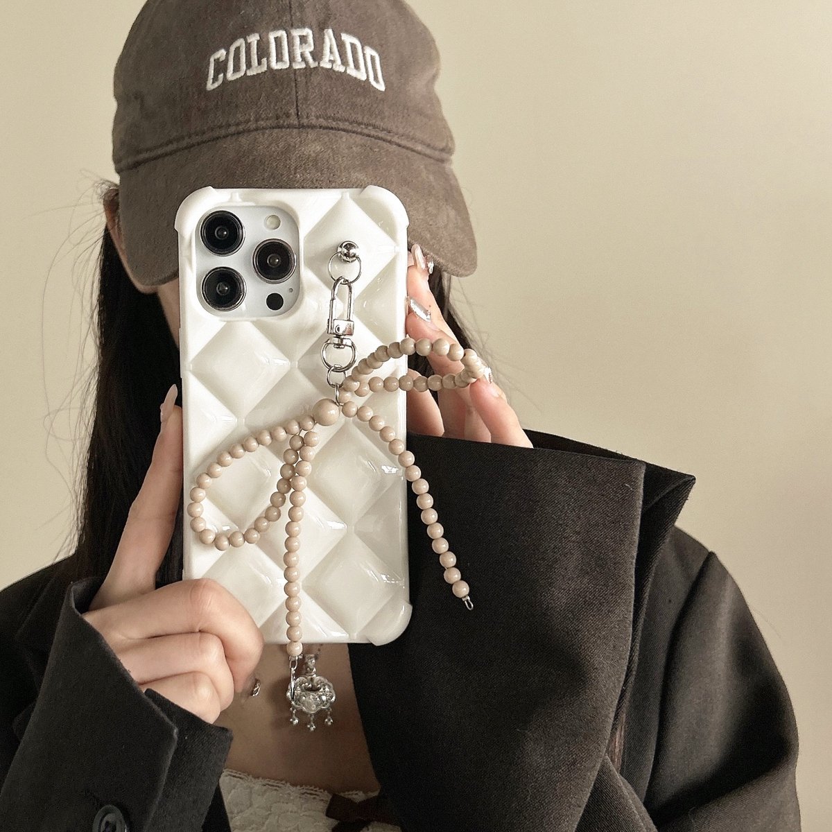 ブラック キルティング iPhoneケース チャーム付き fit=scale-down,w=1200