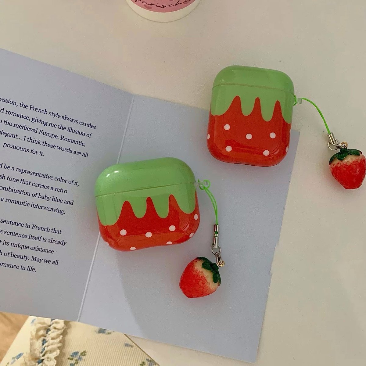 ストロベリーairpodsケース【P0089】 | MOA