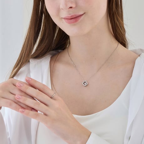 GLITTER FLOWER NECKLACE【R0395】