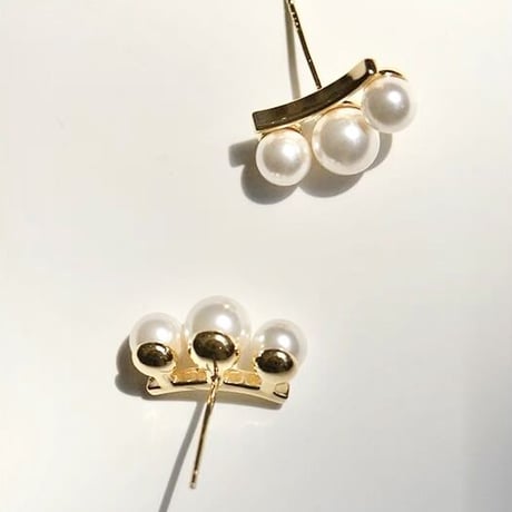 パール ライン ピアス【R0316】
