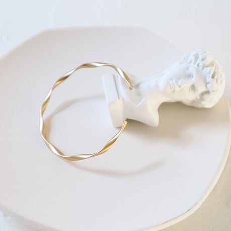twist bangle【R0179】