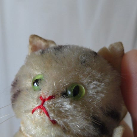 シュタイフお座り猫ちゃん