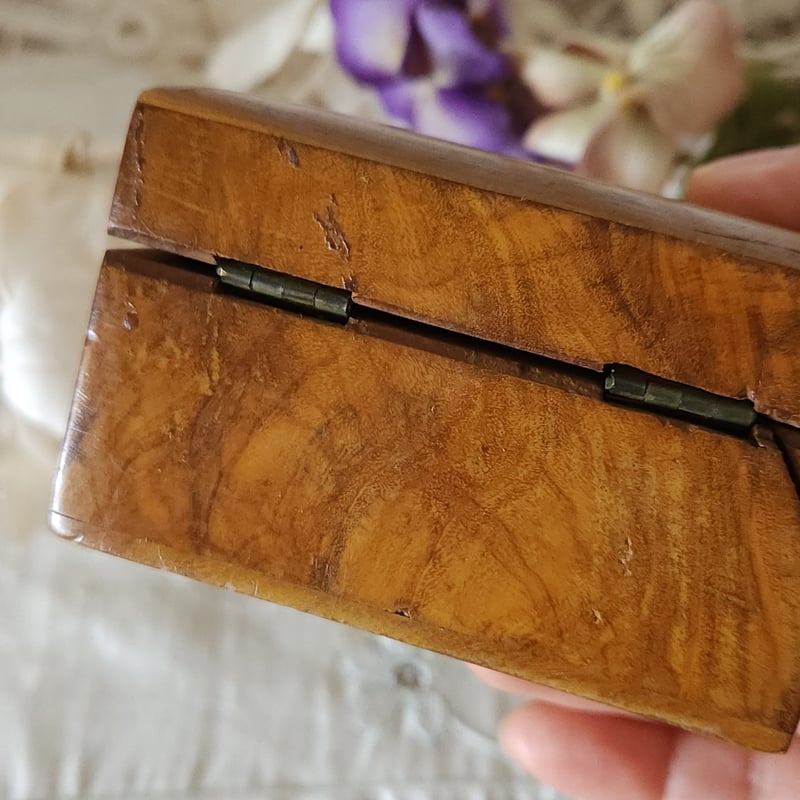 ツバメのモシュリンヌ木箱 | リボンときどきネコ