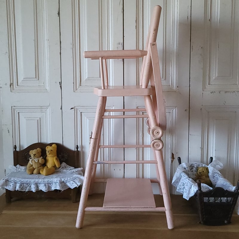 ピンクの折り畳み式ドールチェア | リボンときどきネコ