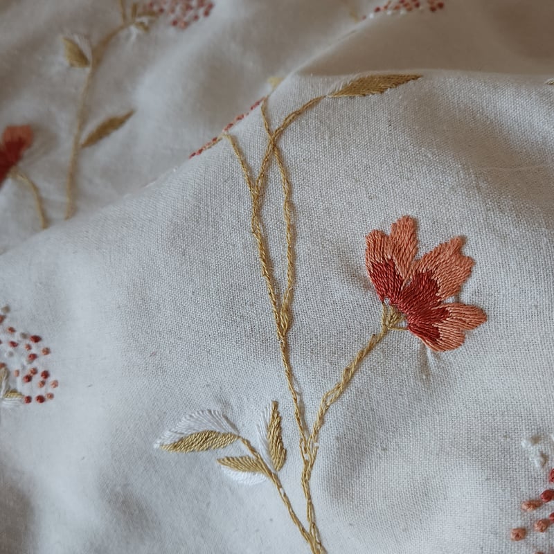 お花刺繍のクッションカバー | リボンときどきネコ お花刺繍のクッションカバー | リボンときどきネコ