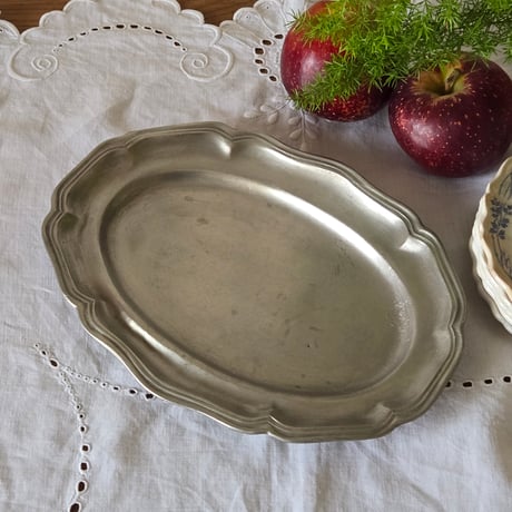 ピューター花リムオーバルプレート