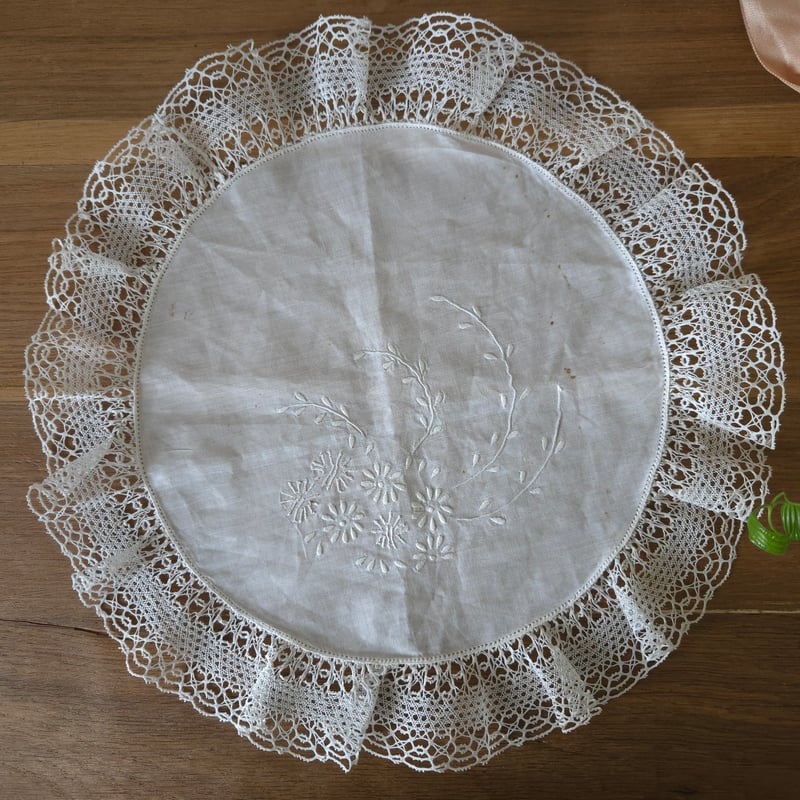 白糸手刺繍　リネン　オーバル　ドイリー 新 モデルホビー・楽器・アート - 白糸手刺繍 リネン オーバル