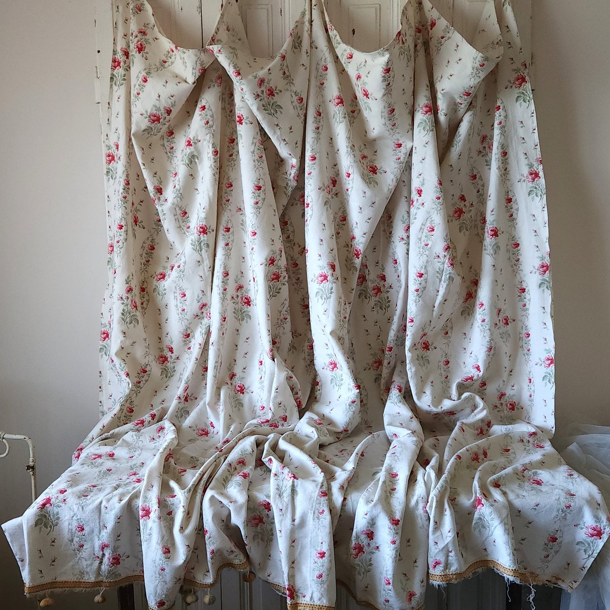 ♡ フランスヴィンテージファブリックローズガーランドリボン花柄カーテン
