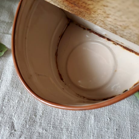 パンジーのホーローSEL缶
