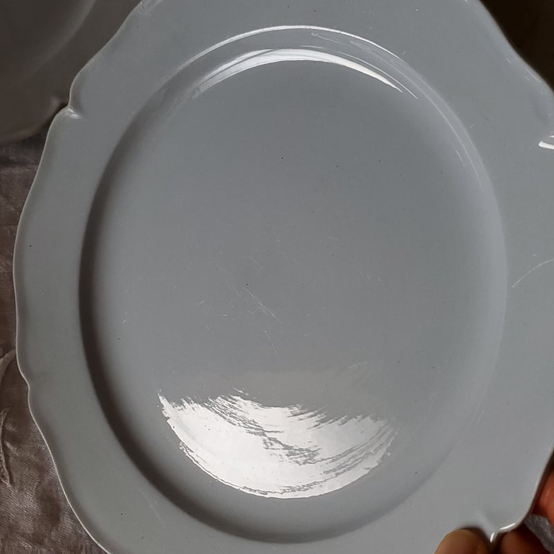 Montereauブルーグレーの花リムプレート | リボンときどきネコ