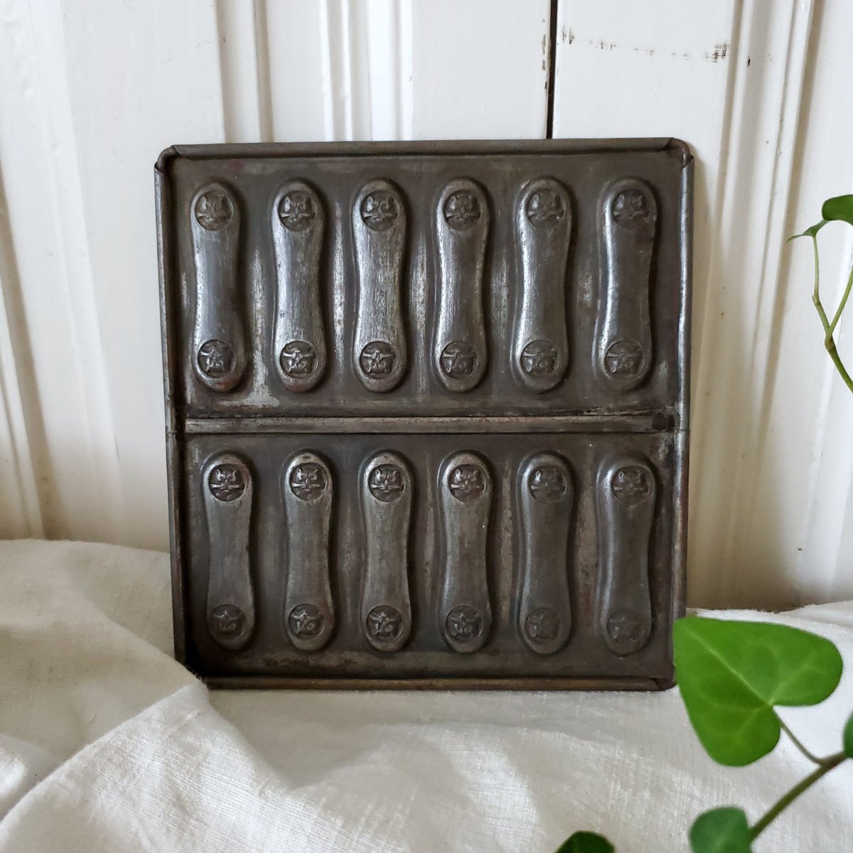 イギリス アンティーク チョコレートモールド ラングドシャ フランス 猫 ラング・ド・シャ 猫のチョコレートモールド | リボンときどきネコ