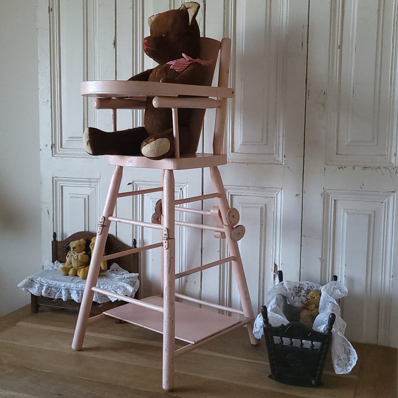 ピンクの折り畳み式ドールチェア | リボンときどきネコ