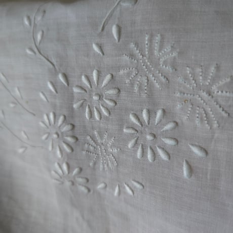 リネン刺繍ドイリー