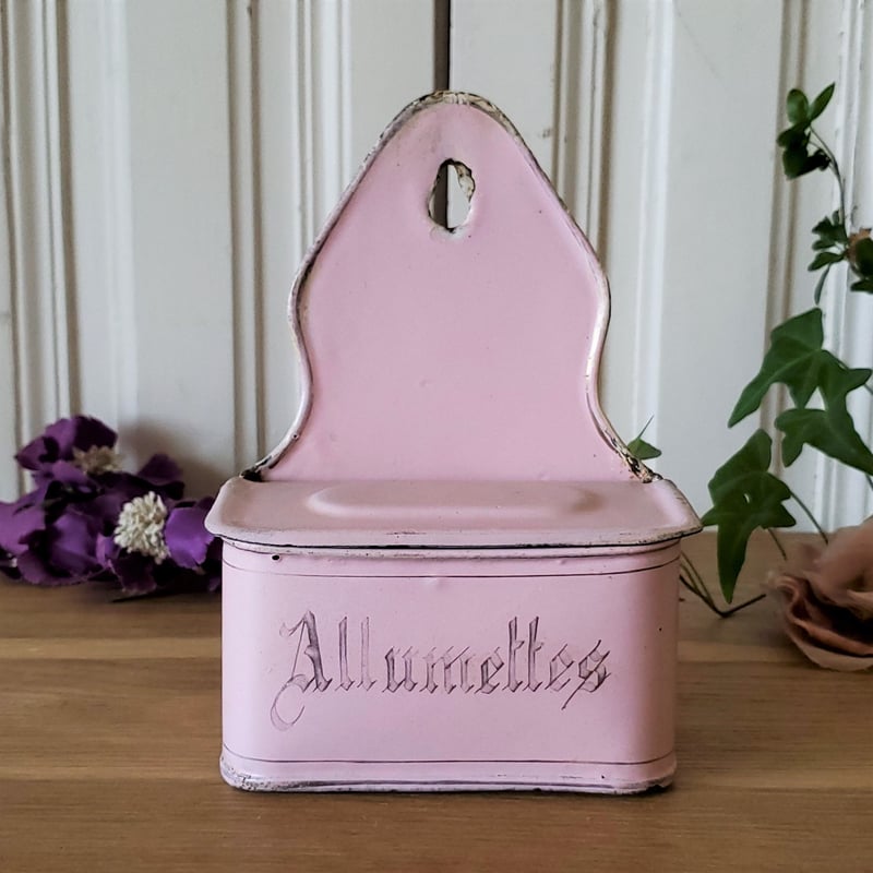 ホーローピンクのアリュメット缶 | リボンときどきネコ