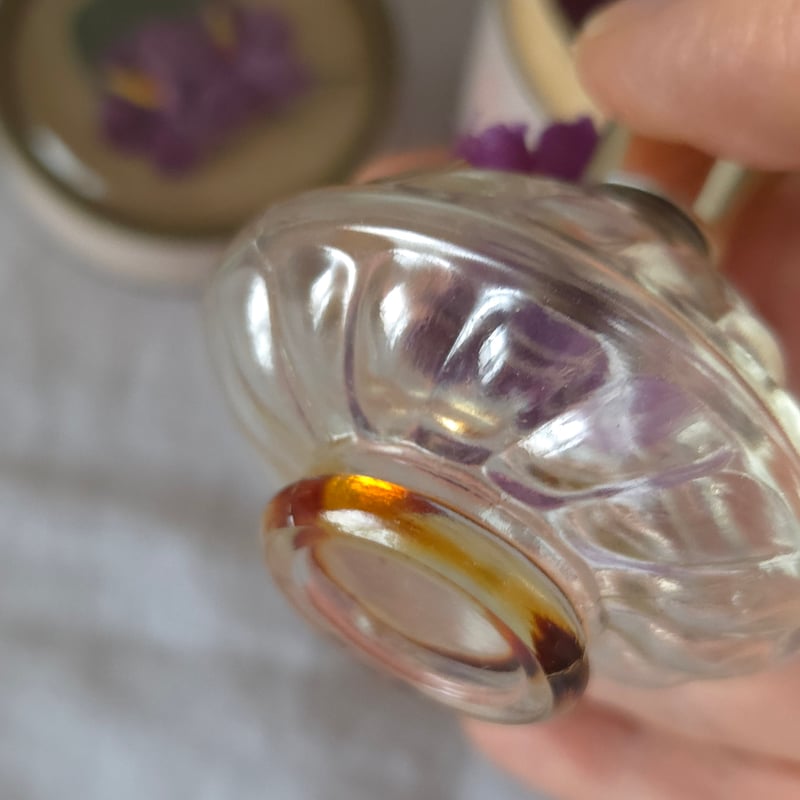 ベルドゥ社 布花付きすみれの香水 | リボンときどきネコ