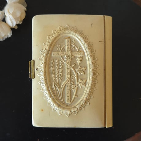 セルロイドの祈祷書