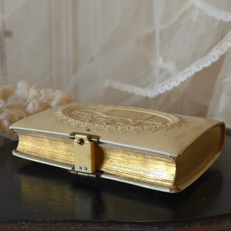 セルロイドの祈祷書