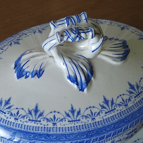 Creil et Montereau　蓋付きソーシエール Gaulois