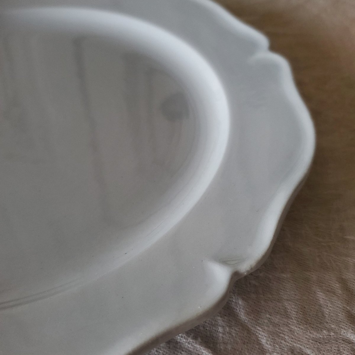 Montereauブルーグレーの花リムプレート | リボンときどきネコ