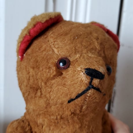 赤耳への字口クマちゃん
