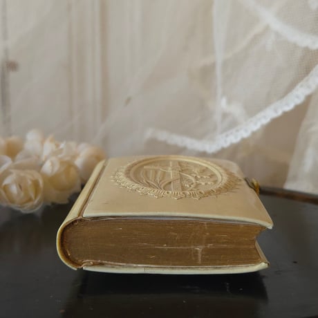 セルロイドの祈祷書