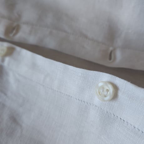 モノグラム&王冠刺繍のクッションカバー