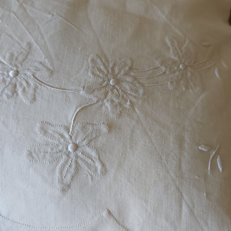 リネン花刺繍のピローケース