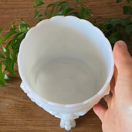 オパリンガラス天使レリーフの花瓶