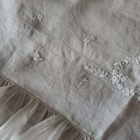 オーガンジー刺繍クッションカバー大