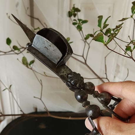 キャンドルの芯切りバサミ