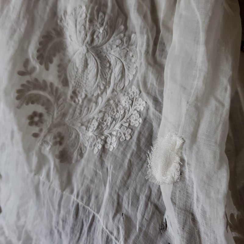 1800年代 タンブール刺繍のカーテン | リボンときどきネコ