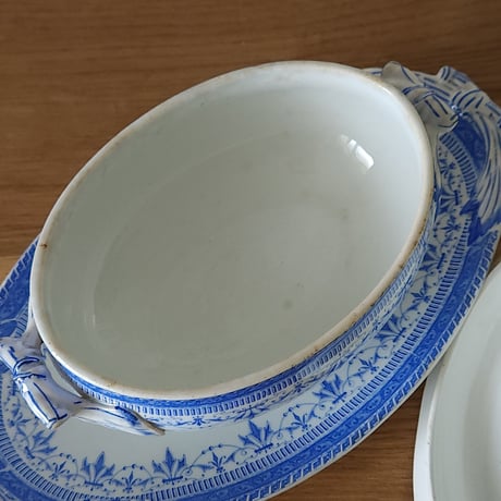 Creil et Montereau　蓋付きソーシエール Gaulois
