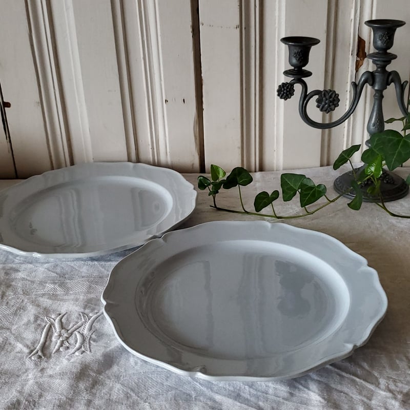 Montereauブルーグレーの花リムプレート | リボンときどきネコ